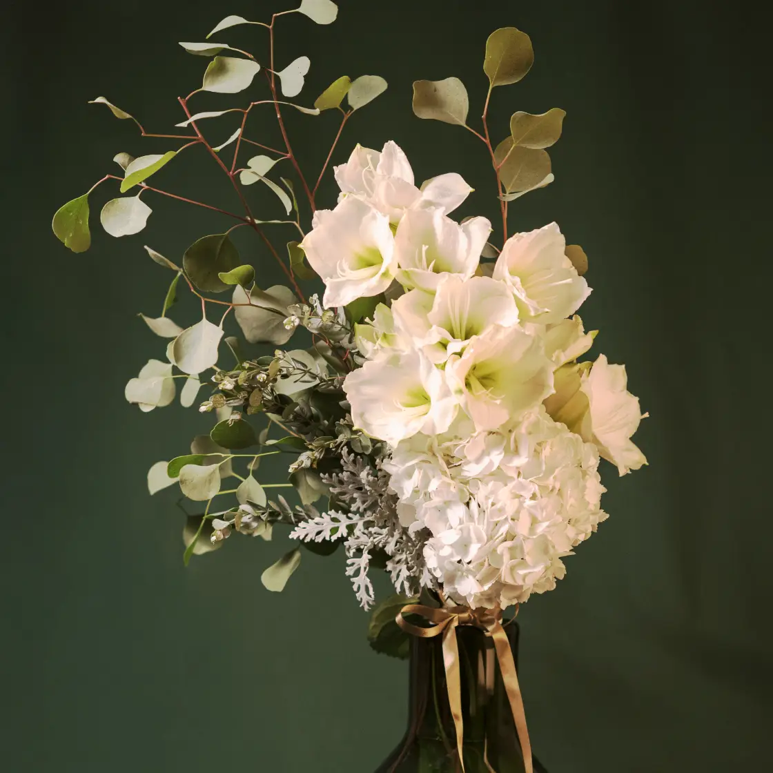 アマリリスの花束 | 花のオンライン注文・配達 | HANATAKU