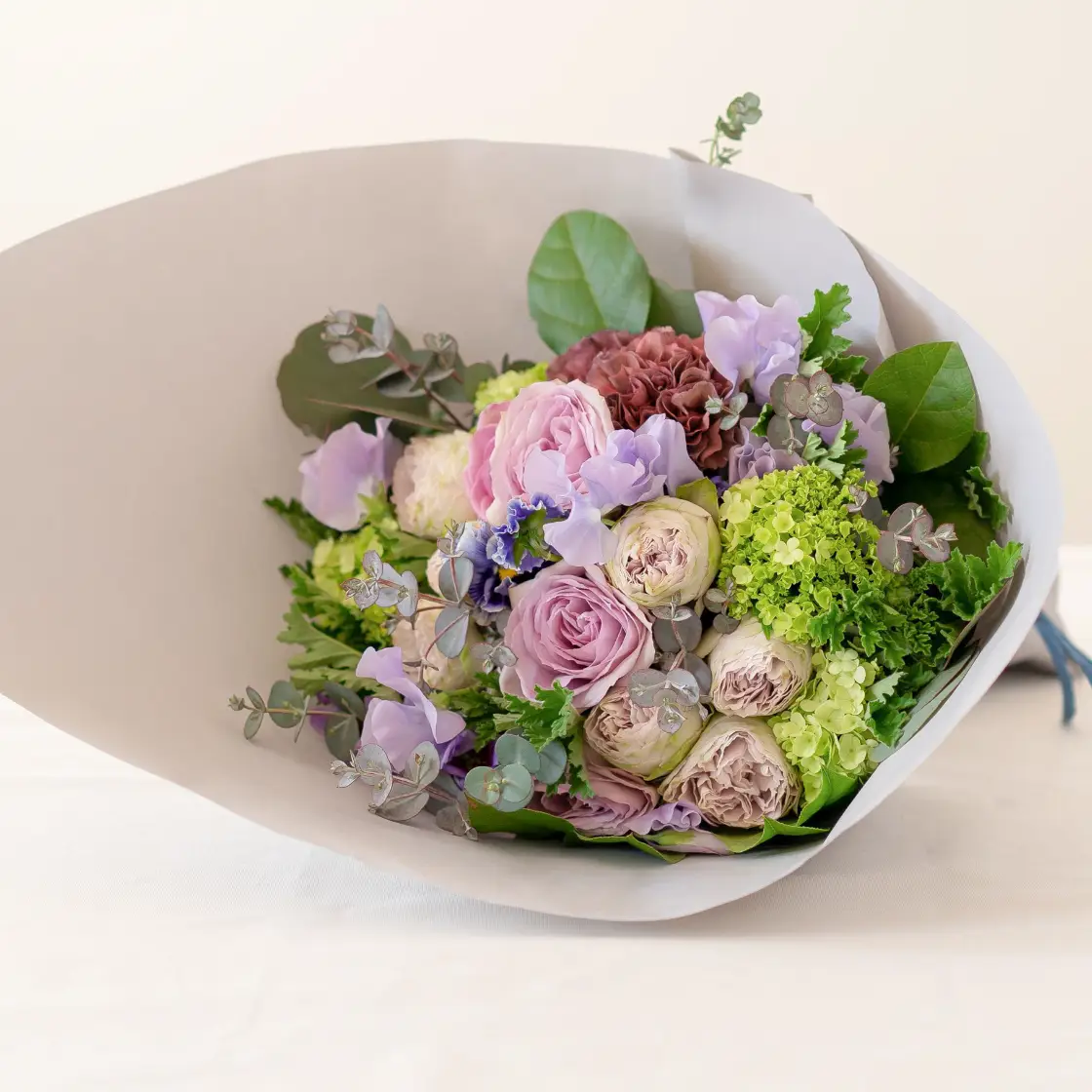 お祝いの花束（くすみ系・ニュアンスカラー） | 花のオンライン注文