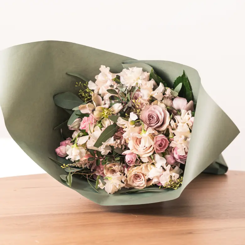 お祝いの花束（くすみ系・ニュアンスカラー） | 花のオンライン注文